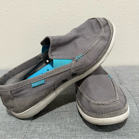 Crocs Walu Canvas/Suede Slip On Shoe - Picture 2 of 12
